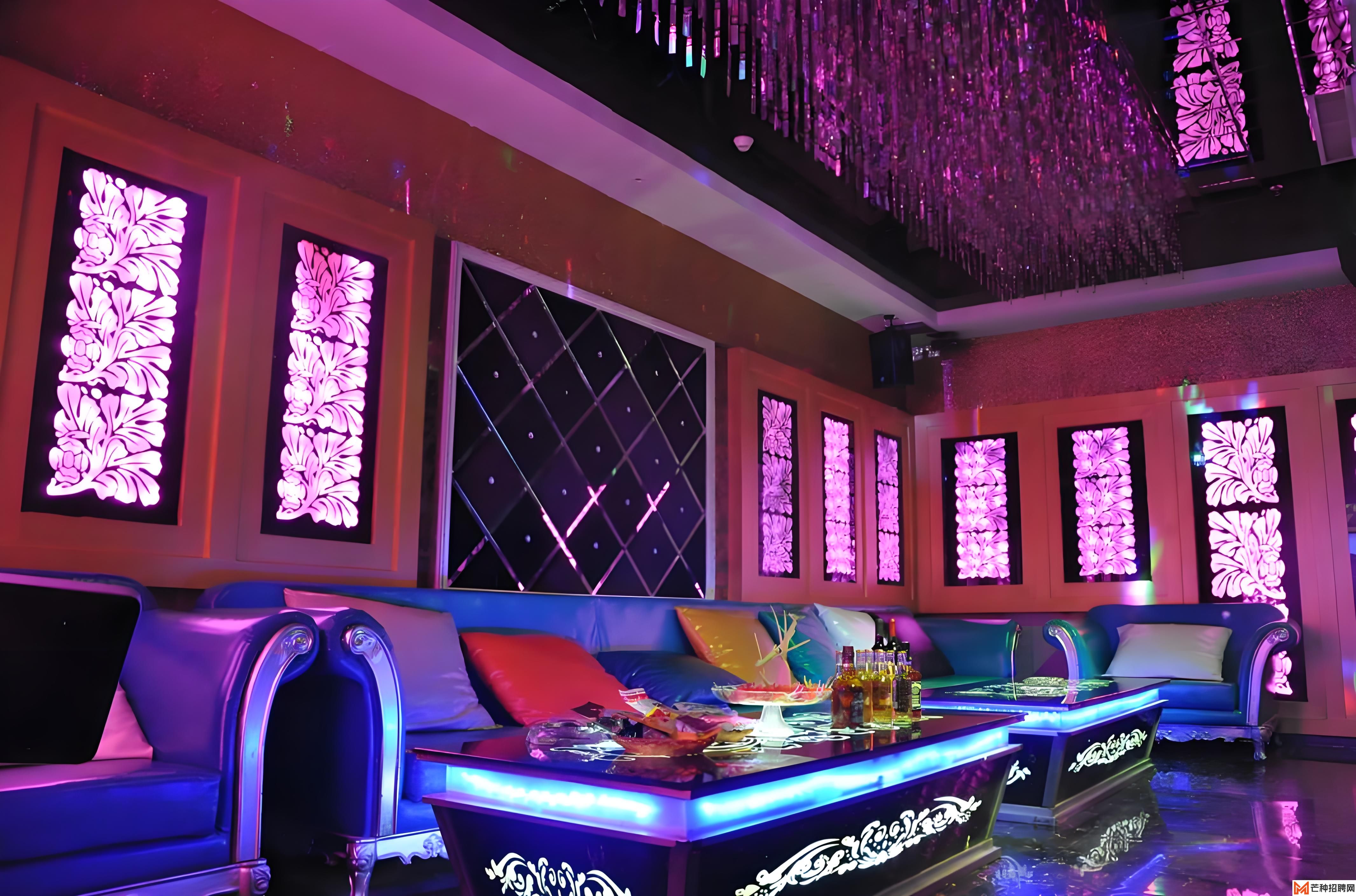 广州KTV的新潮体验：全息投影与智能点歌系统