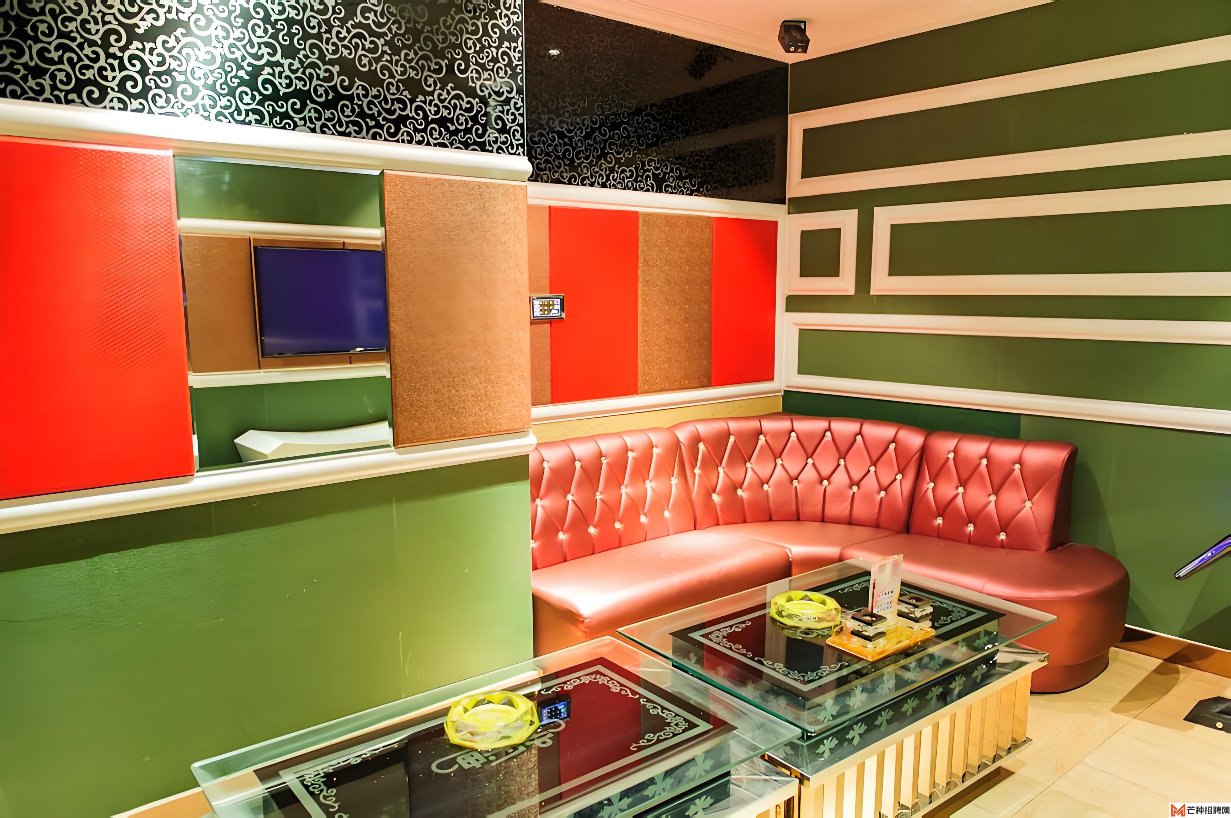 探访广州黄埔区临港经济带新兴工业风酒吧：年轻人的新热点