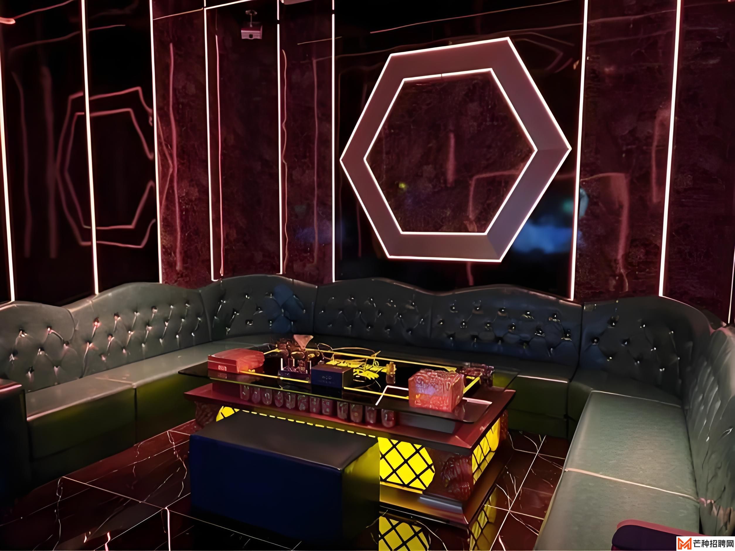 广州白云区夜场诚邀女性接待专员：给自己一个绚丽舞台！